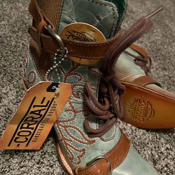 Corral boots - Picture 6 of 8